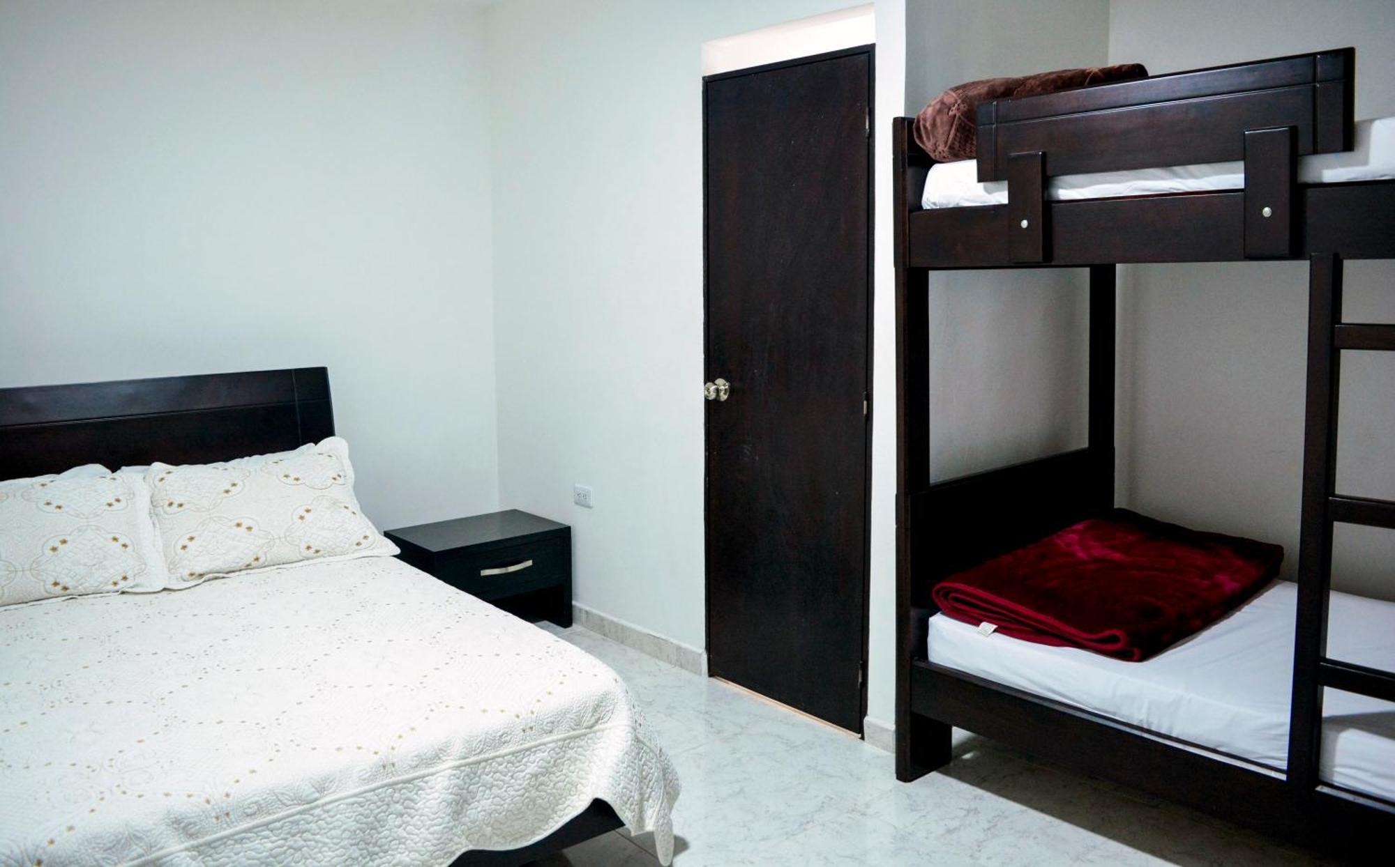 Hotel Madeira مانيزاليس المظهر الخارجي الصورة